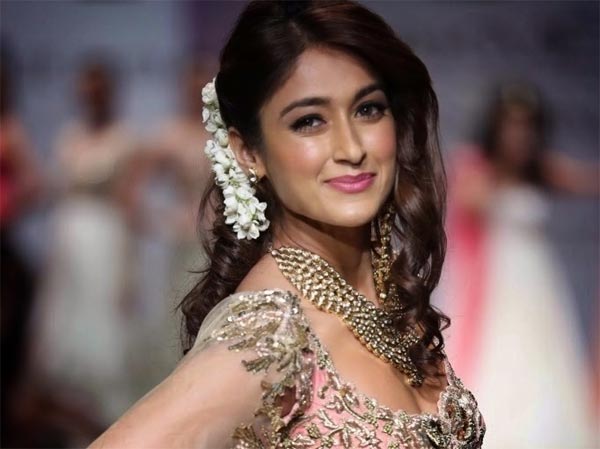 ileana,one crore remuneration,bollywood  ఇల్లీబేబీ ప్లాన్ వర్కవుట్ అవుతుందా..?